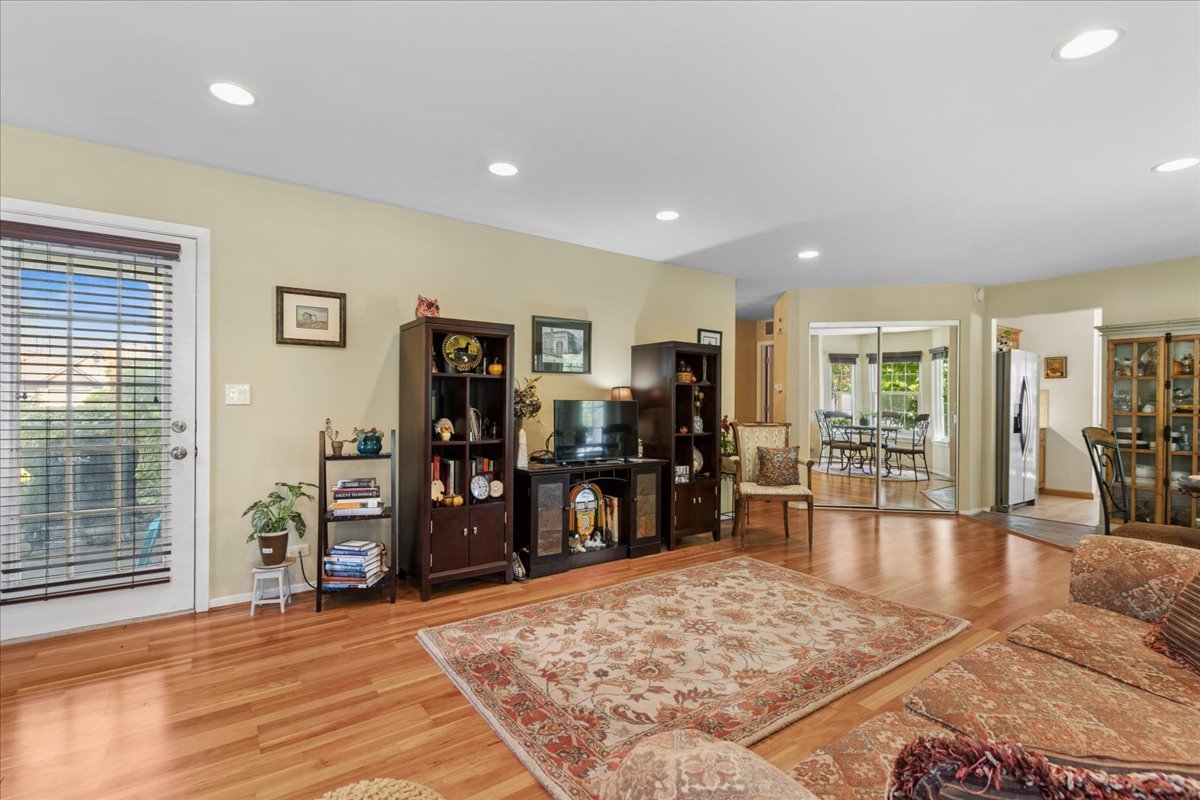 1230 S Wellington Court