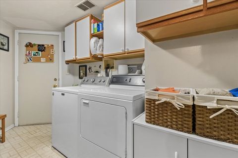 Tiny photo for 1230 S Wellington Court, Buffalo Grove, IL 60089 (MLS # 12648382)