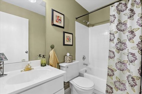 Tiny photo for 1230 S Wellington Court, Buffalo Grove, IL 60089 (MLS # 12648382)
