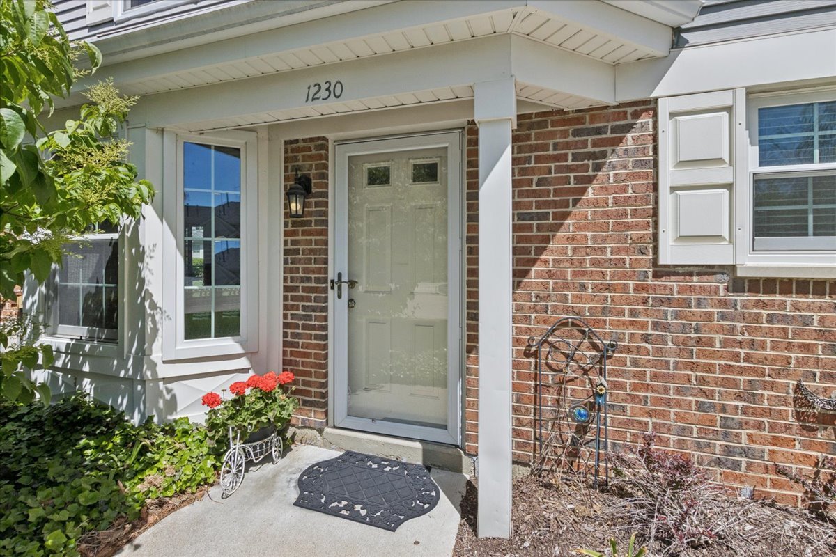 1230 S Wellington Court