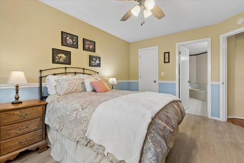 Tiny photo for 1230 S Wellington Court, Buffalo Grove, IL 60089 (MLS # 12648382)