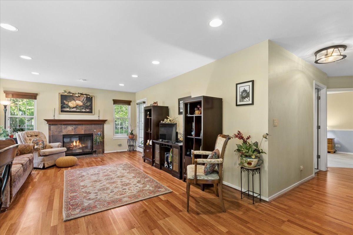 1230 S Wellington Court