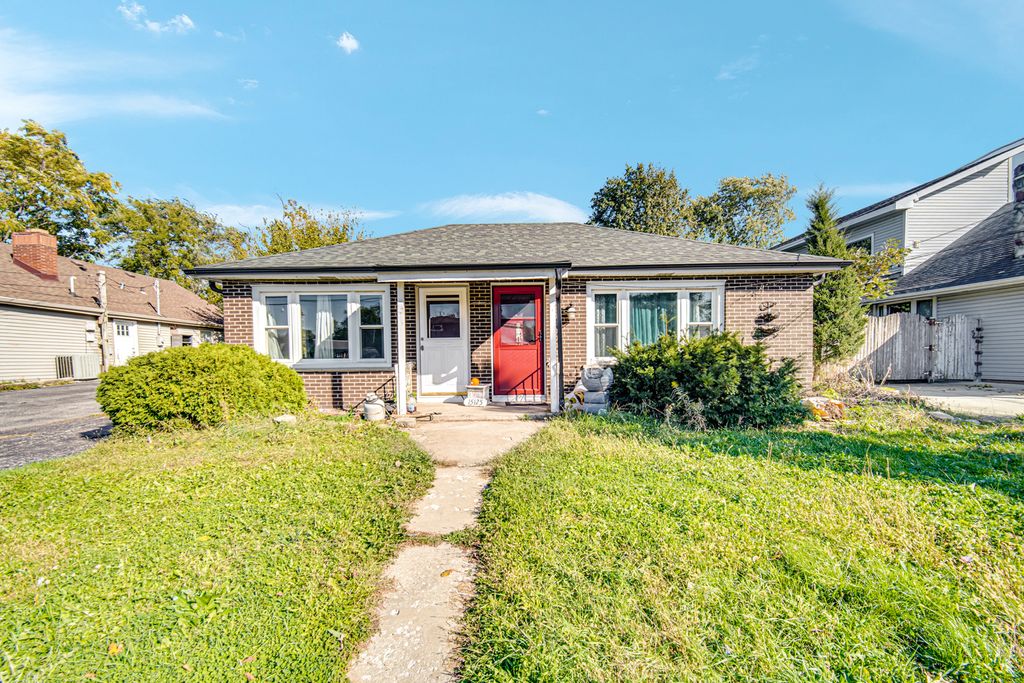 Photo for 15125 Cicero Avenue, Oak Forest, IL 60452 (MLS # 12501245)