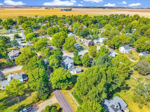 Tiny photo for 302 N Minier Avenue, Minier, IL 61759 (MLS # 12479144)