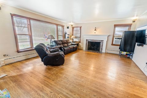 Tiny photo for 853 Orange Street, Elgin, IL 60123 (MLS # 12598839)
