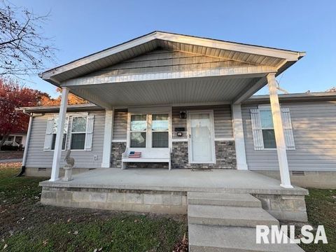Tiny photo for 509 W MADISON Street, Herrin, IL 62948 (MLS # EB460485)