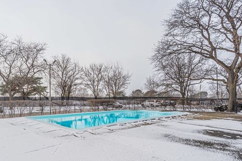 Tiny photo for 9242 Gross Point Road #310, Skokie, IL 60077 (MLS # 12547890)