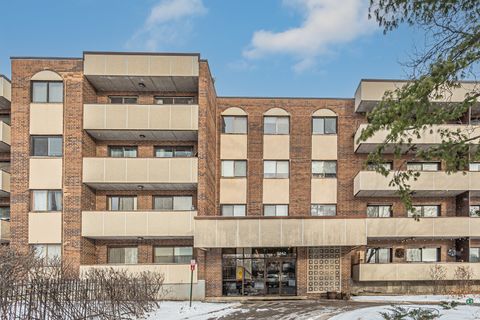 Photo of 9242 Gross Point Road #310, Skokie, IL 60077 (MLS # 12547890)
