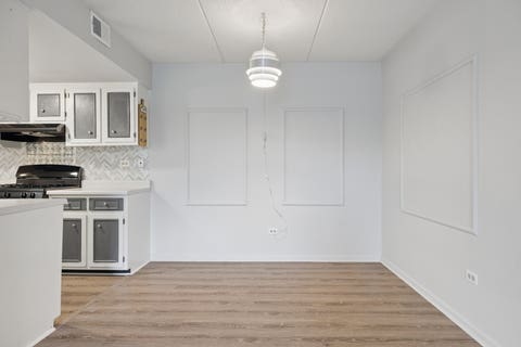 Tiny photo for 8025 Woodglen Lane #403, Downers Grove, IL 60516 (MLS # 12707796)