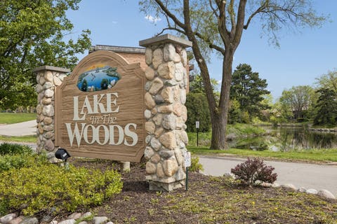 Tiny photo for 8025 Woodglen Lane #403, Downers Grove, IL 60516 (MLS # 12707796)