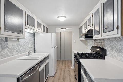 Tiny photo for 8025 Woodglen Lane #403, Downers Grove, IL 60516 (MLS # 12707796)