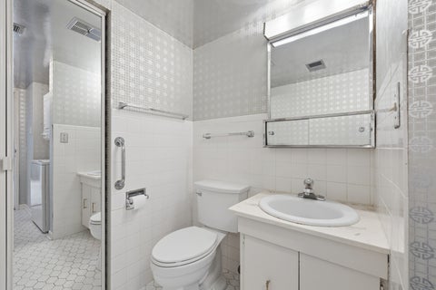 Tiny photo for 8025 Woodglen Lane #403, Downers Grove, IL 60516 (MLS # 12707796)