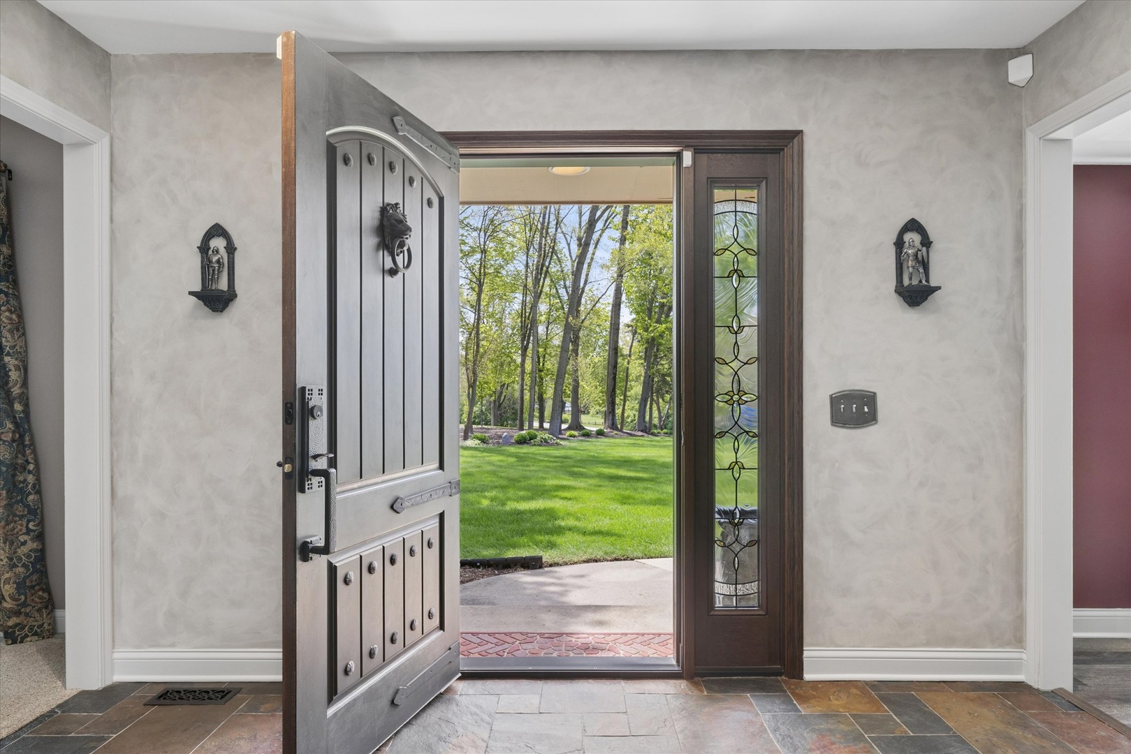 6731 Estate Lane