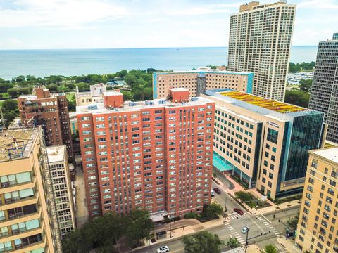 2909 N SHERIDAN Road 1401 Chicago IL 60657