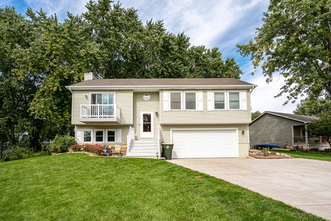 Photo of 526 Carolyn Lane, Lake Holiday, IL 60552 (MLS # 12769707)