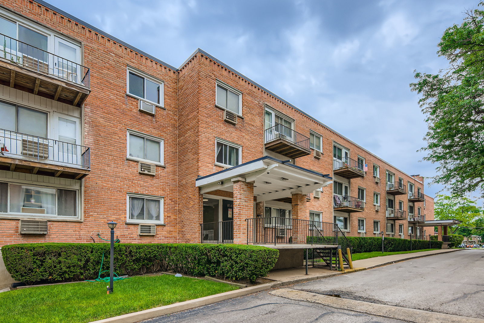 8541 Lotus Avenue 914