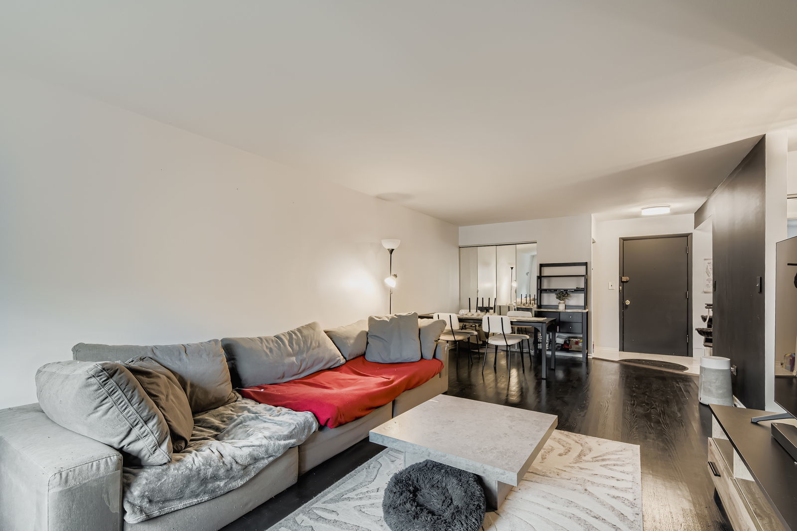 8541 Lotus Avenue 914