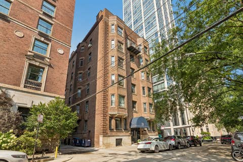 Photo of 20 E Goethe Street #206, Chicago, IL 60610 (MLS # 12730296)