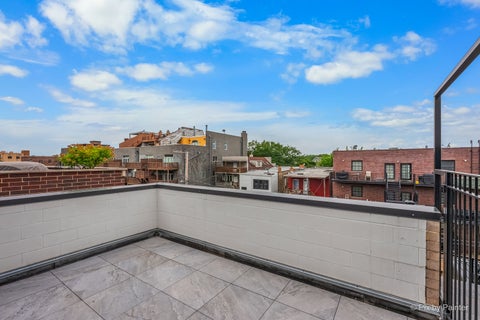 Tiny photo for 2640 N Bosworth Avenue #PHS, Chicago, IL 60614 (MLS # 12768902)