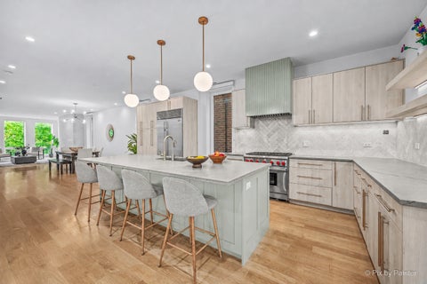 Tiny photo for 2640 N Bosworth Avenue #PHS, Chicago, IL 60614 (MLS # 12768902)