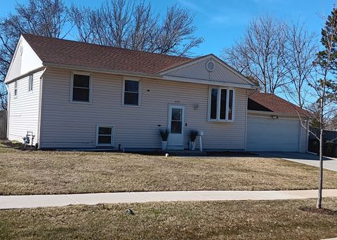 400 Country Lane Streamwood IL 60107