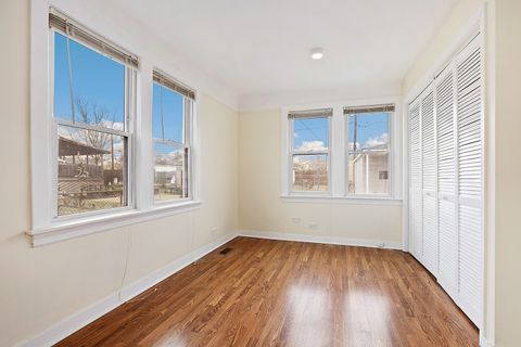 Tiny photo for 2821 W 102nd Street, Evergreen Park, IL 60805 (MLS # 12597522)