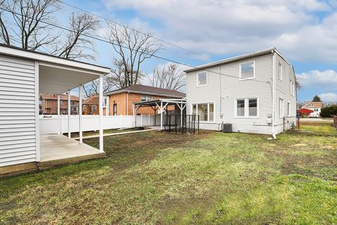 Tiny photo for 2821 W 102nd Street, Evergreen Park, IL 60805 (MLS # 12597522)