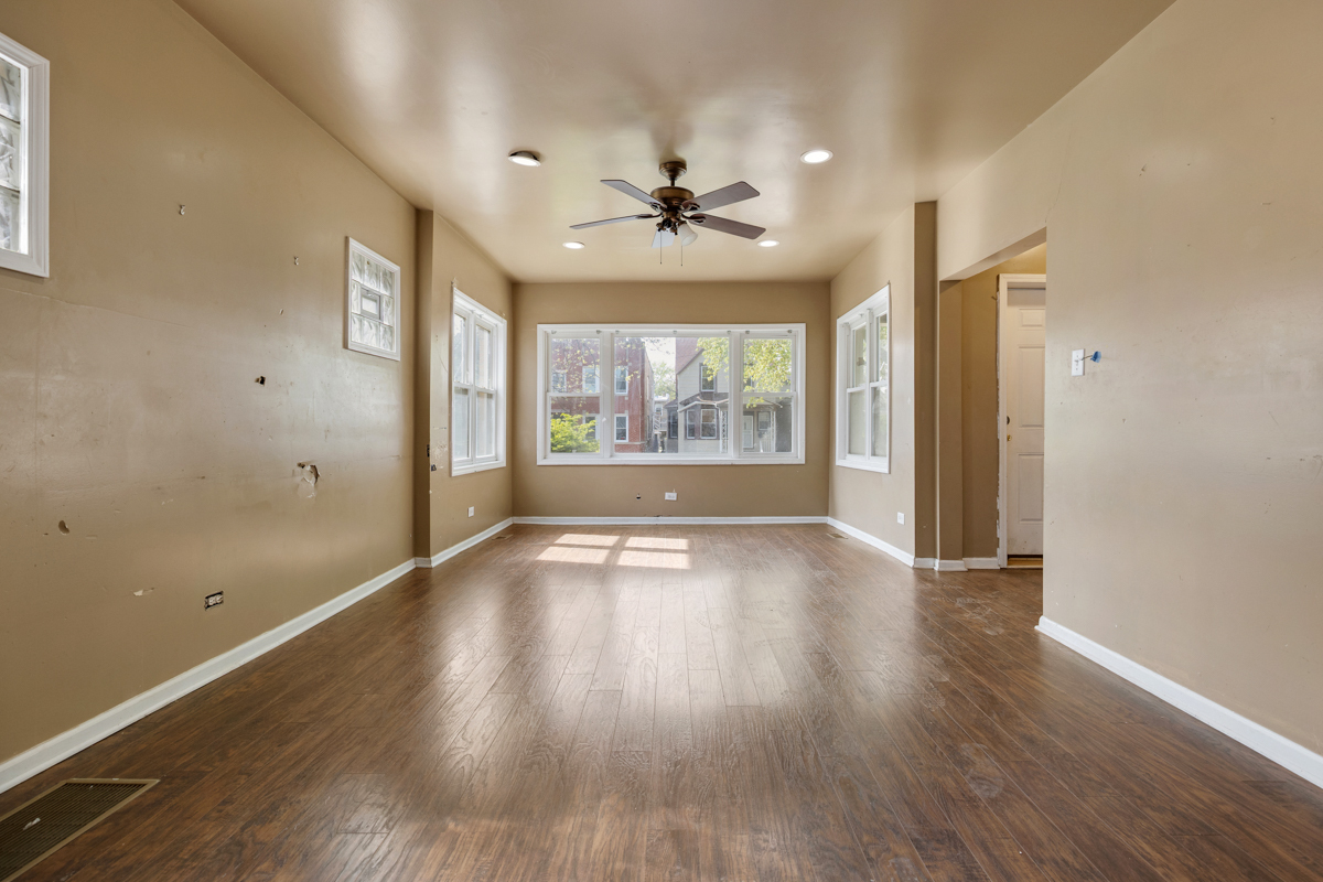 722 E 91st Place