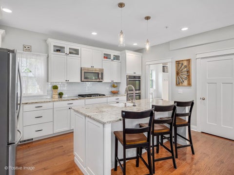 Tiny photo for 109 Grove Avenue, Glen Ellyn, IL 60137 (MLS # 12754661)
