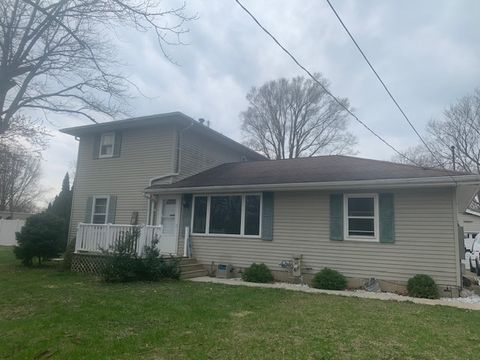 Photo of 1818 S Carr Street, Streator, IL 61364 (MLS # 12613136)