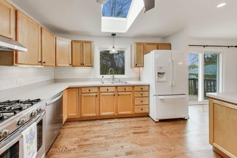 Tiny photo for 6736 Meadowcrest Drive, Downers Grove, IL 60516 (MLS # 12624134)