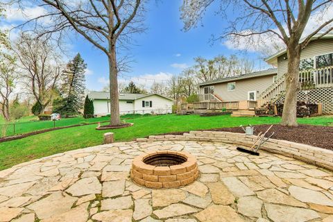 Tiny photo for 6736 Meadowcrest Drive, Downers Grove, IL 60516 (MLS # 12624134)