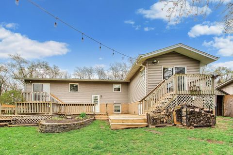 Tiny photo for 6736 Meadowcrest Drive, Downers Grove, IL 60516 (MLS # 12624134)