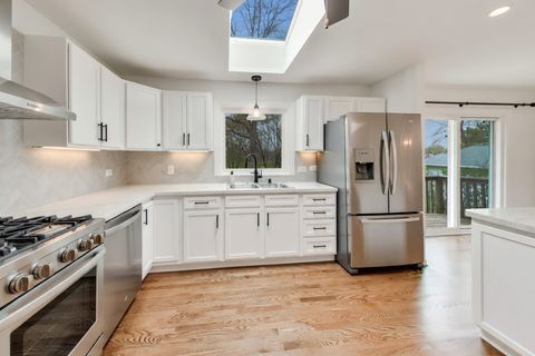 Tiny photo for 6736 Meadowcrest Drive, Downers Grove, IL 60516 (MLS # 12624134)