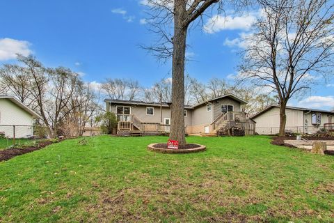 Tiny photo for 6736 Meadowcrest Drive, Downers Grove, IL 60516 (MLS # 12624134)