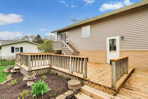 Tiny photo for 6736 Meadowcrest Drive, Downers Grove, IL 60516 (MLS # 12624134)