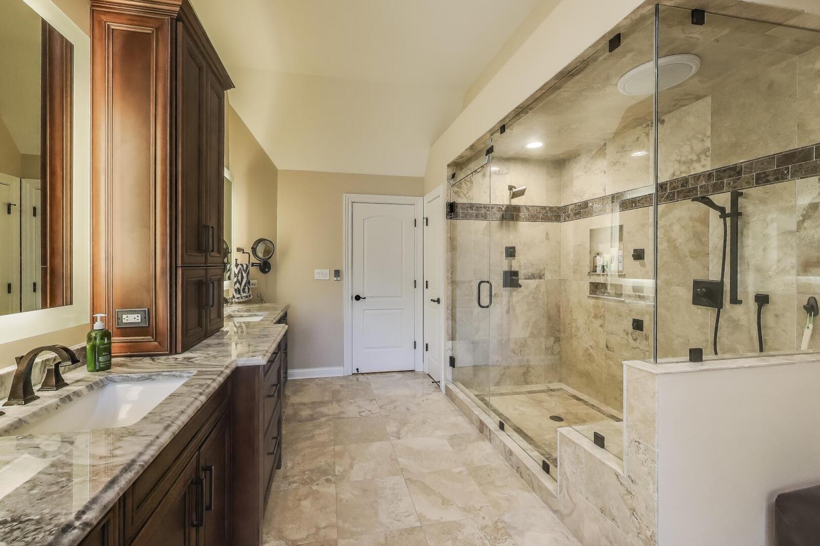 Naperville, Illinois 60540, United States, 4 Bedrooms Bedrooms, ,5 BathroomsBathrooms,Residential,Active,210511