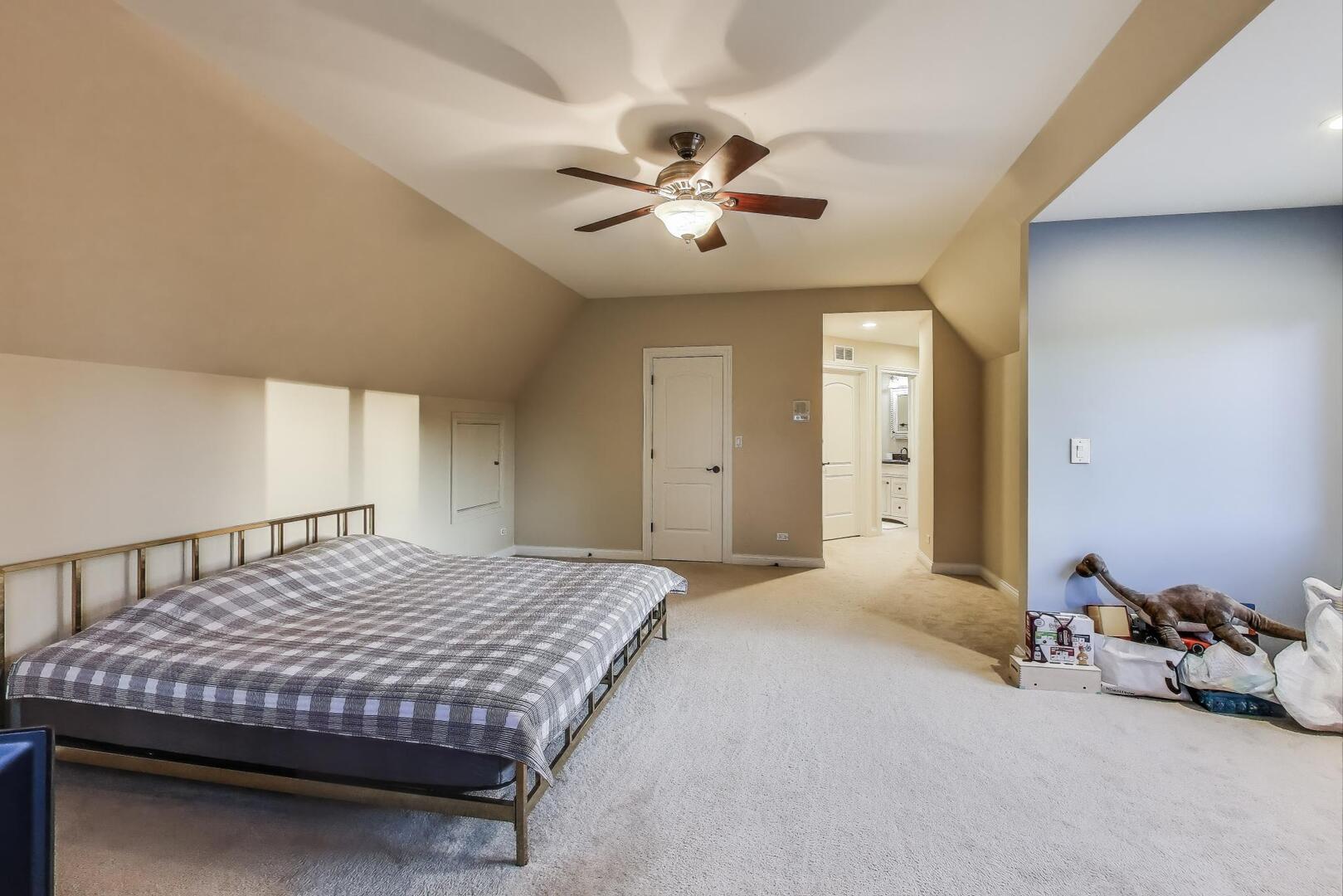 Naperville, Illinois 60540, United States, 4 Bedrooms Bedrooms, ,5 BathroomsBathrooms,Residential,Active,210511