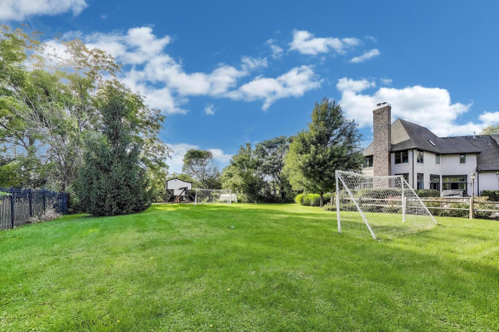 Naperville, Illinois 60540, United States, 4 Bedrooms Bedrooms, ,5 BathroomsBathrooms,Residential,Active,210511