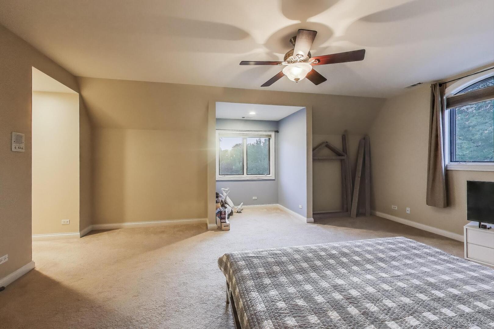 Naperville, Illinois 60540, United States, 4 Bedrooms Bedrooms, ,5 BathroomsBathrooms,Residential,Active,210511