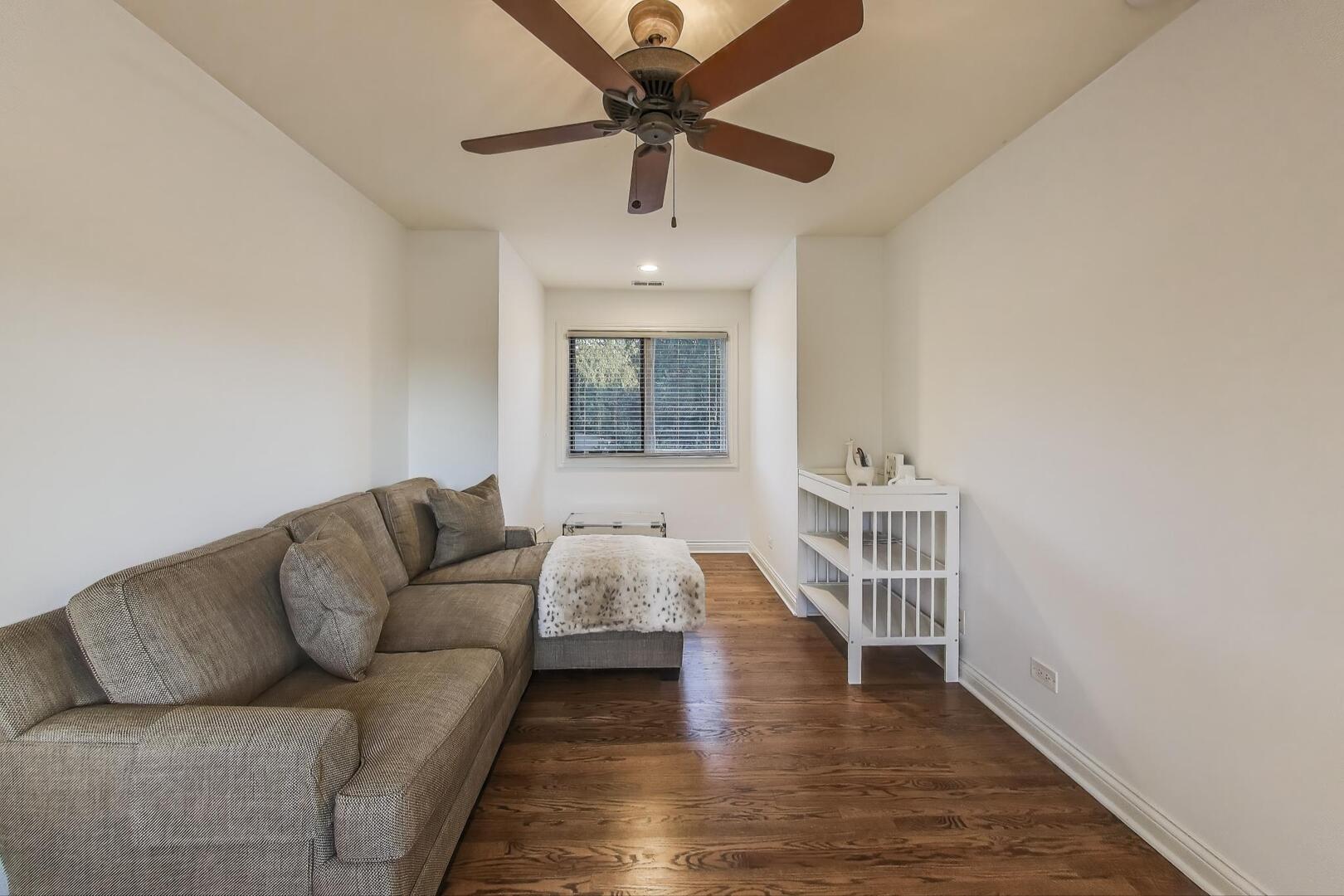 Naperville, Illinois 60540, United States, 4 Bedrooms Bedrooms, ,5 BathroomsBathrooms,Residential,Active,210511