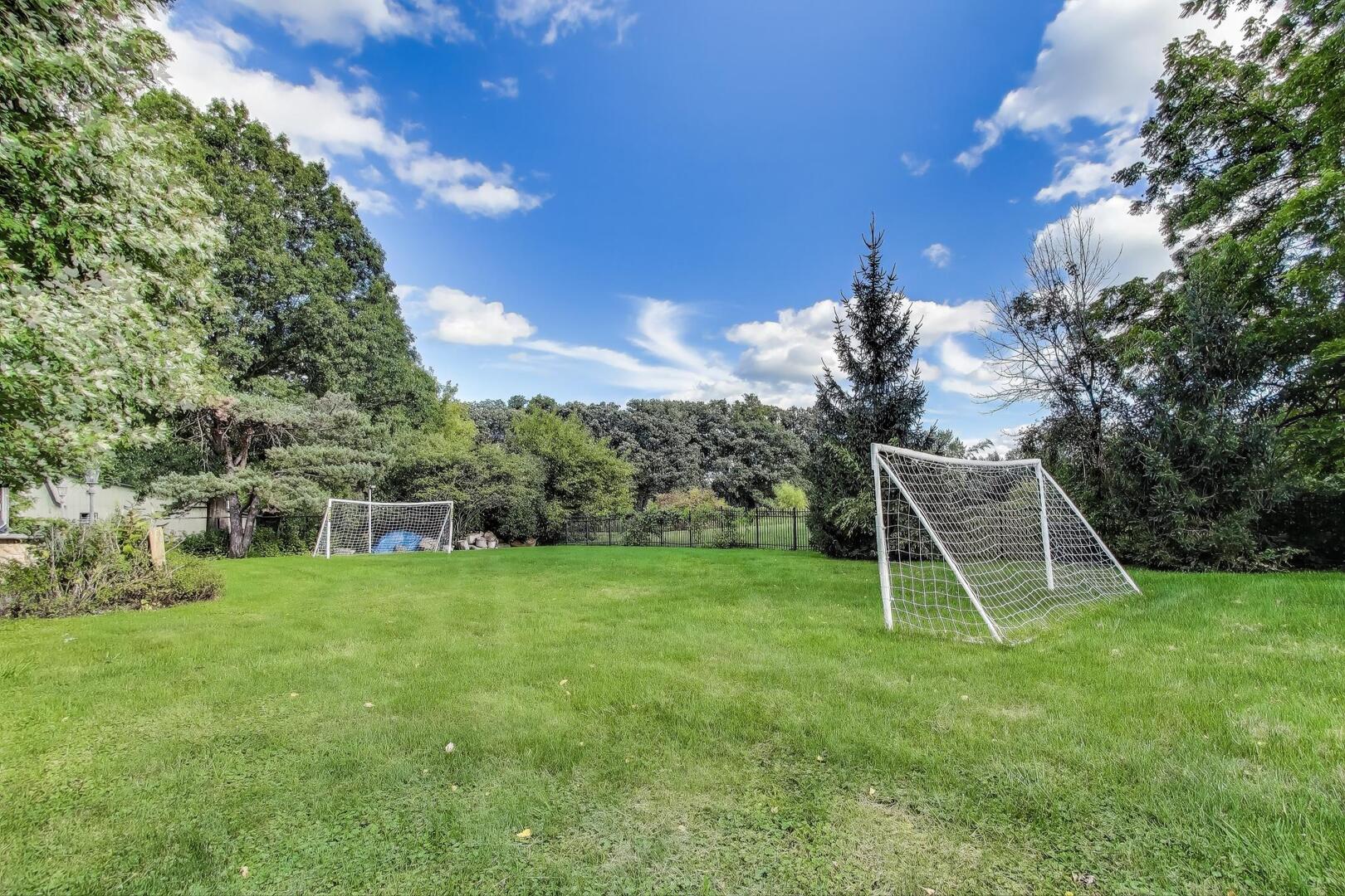 Naperville, Illinois 60540, United States, 4 Bedrooms Bedrooms, ,5 BathroomsBathrooms,Residential,Active,210511