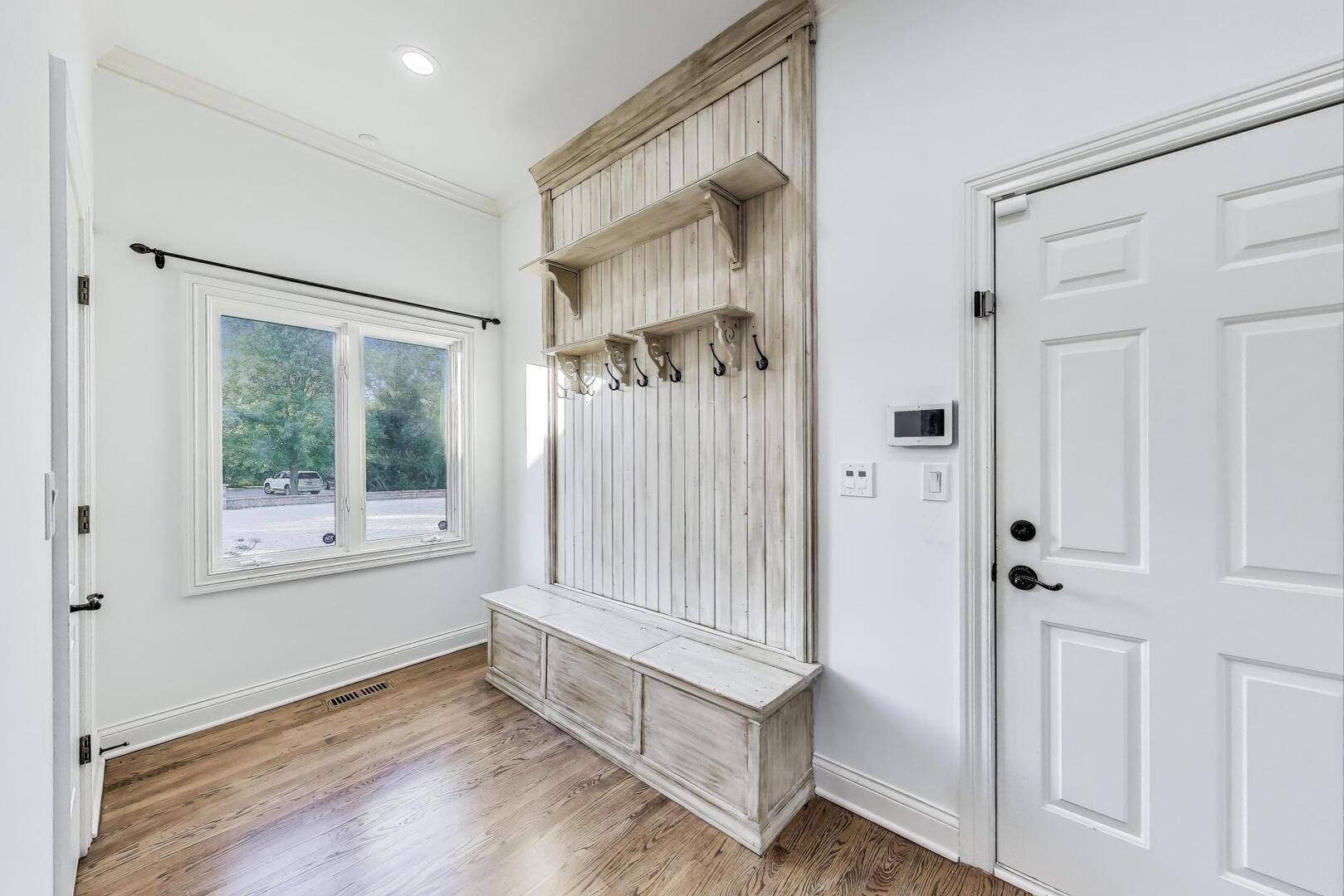 Naperville, Illinois 60540, United States, 4 Bedrooms Bedrooms, ,5 BathroomsBathrooms,Residential,Active,210511