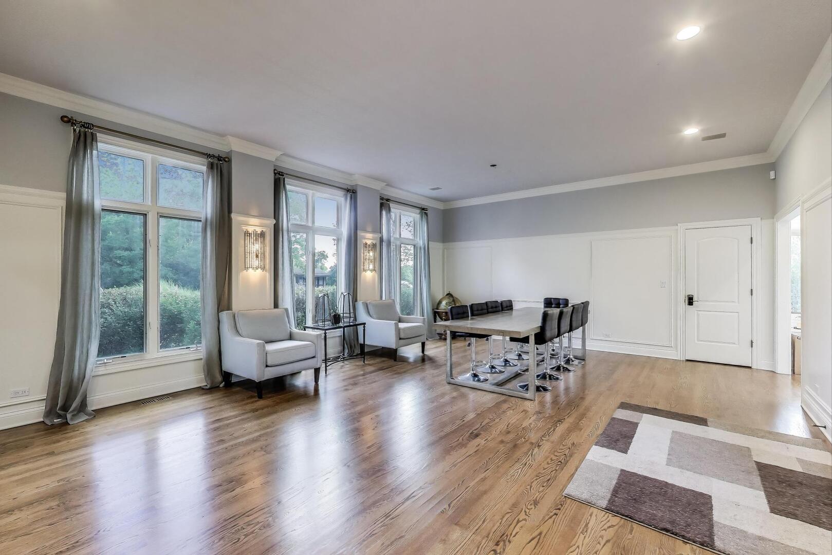 Naperville, Illinois 60540, United States, 4 Bedrooms Bedrooms, ,5 BathroomsBathrooms,Residential,Active,210511