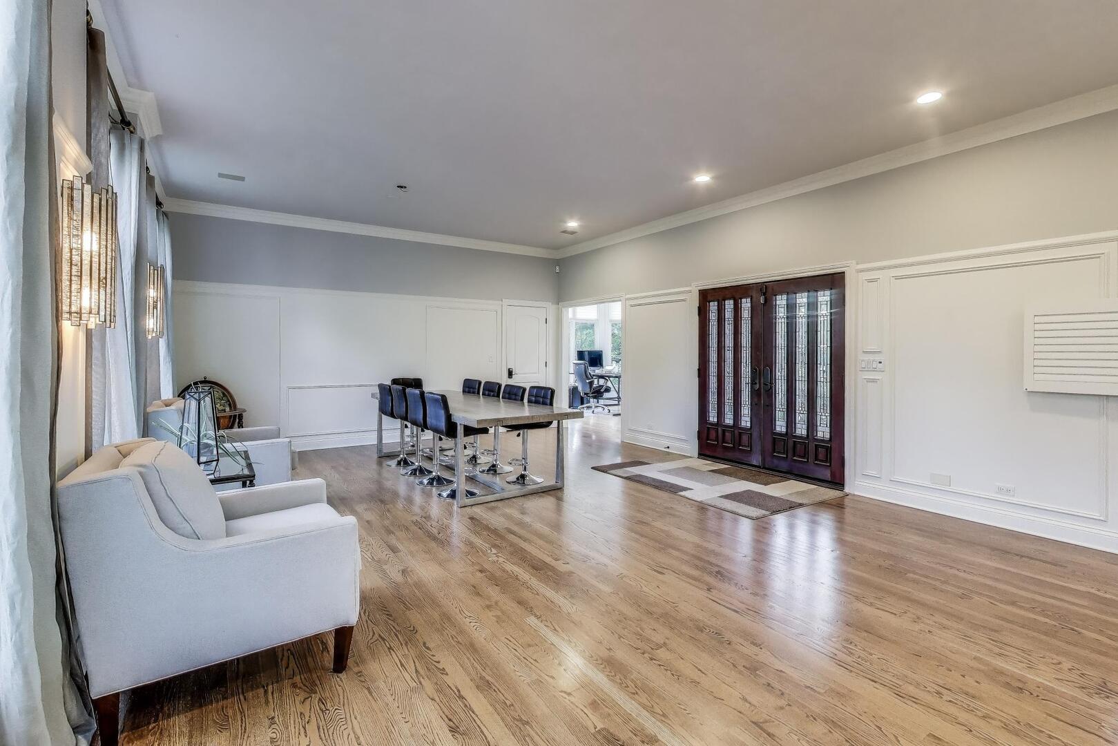 Naperville, Illinois 60540, United States, 4 Bedrooms Bedrooms, ,5 BathroomsBathrooms,Residential,Active,210511