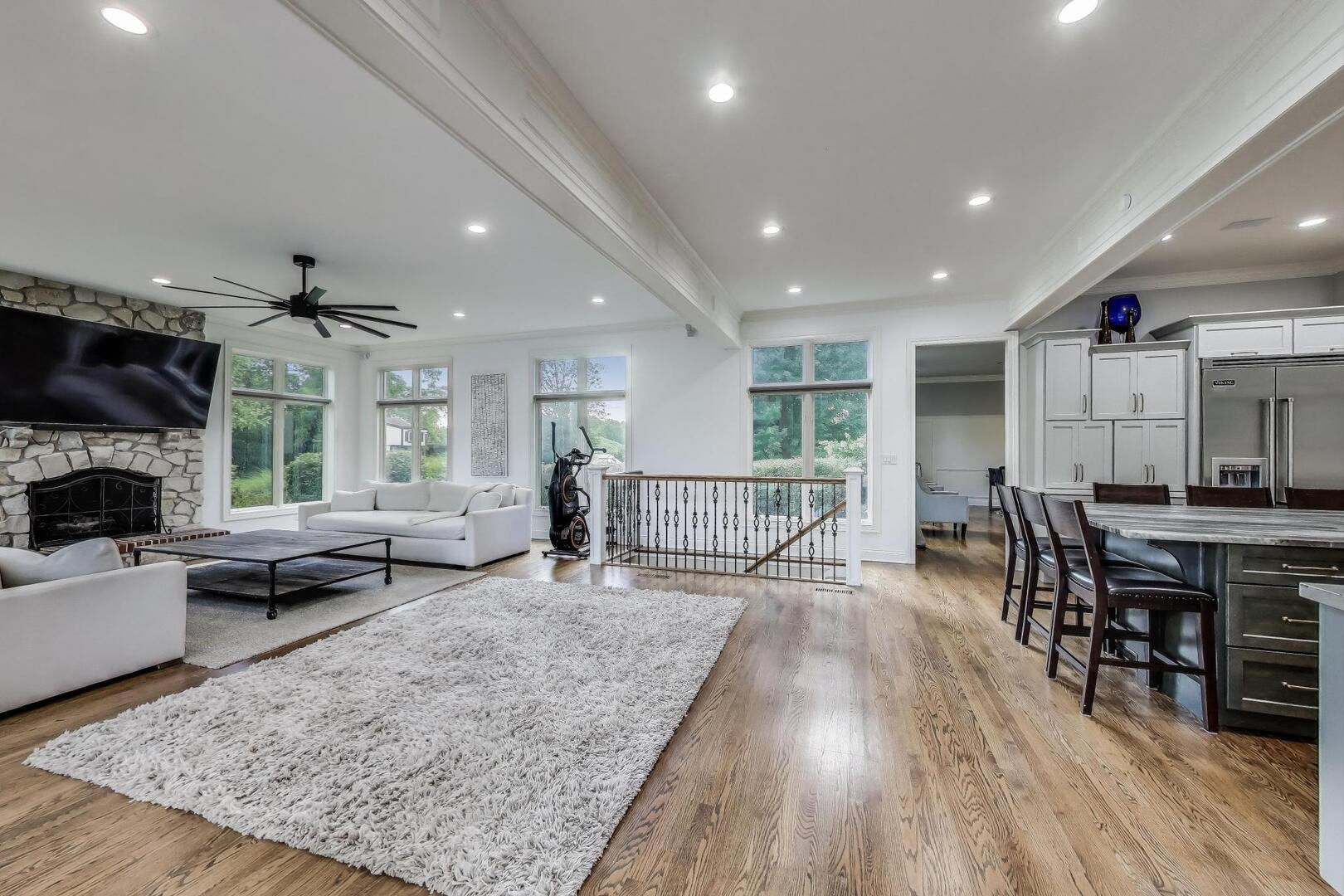 Naperville, Illinois 60540, United States, 4 Bedrooms Bedrooms, ,5 BathroomsBathrooms,Residential,Active,210511