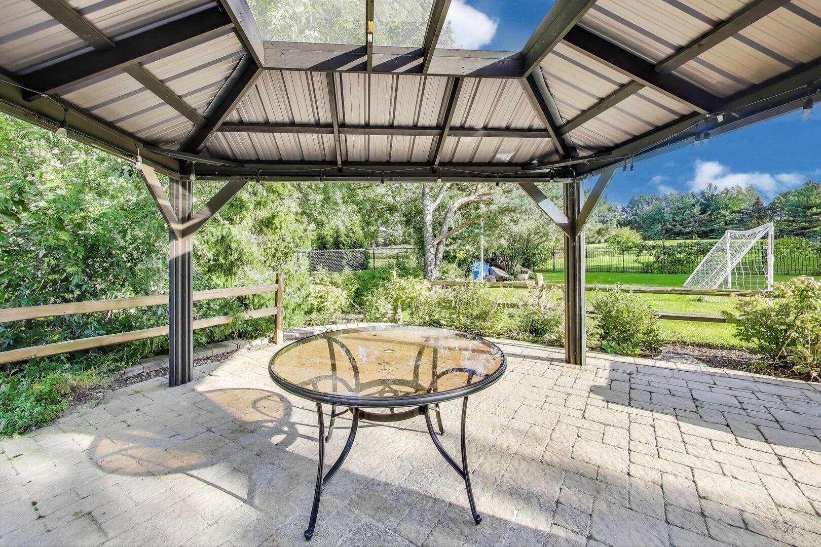 Naperville, Illinois 60540, United States, 4 Bedrooms Bedrooms, ,5 BathroomsBathrooms,Residential,Active,210511