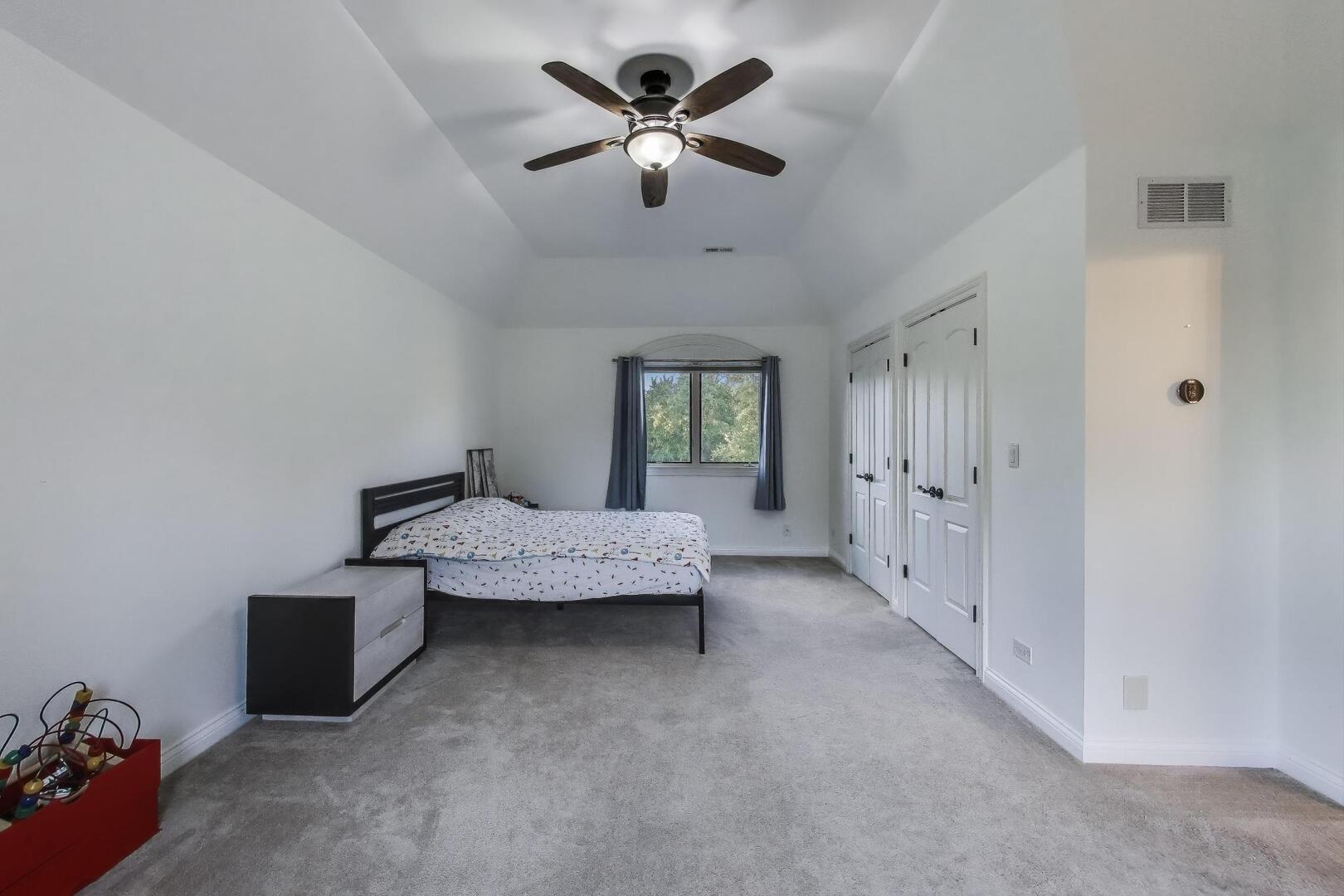 Naperville, Illinois 60540, United States, 4 Bedrooms Bedrooms, ,5 BathroomsBathrooms,Residential,Active,210511