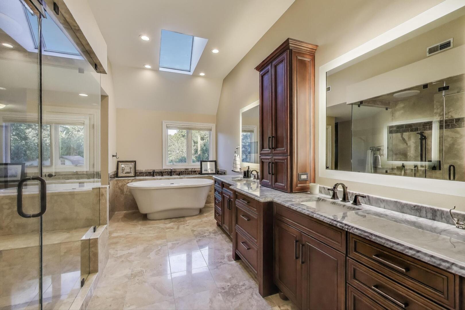 Naperville, Illinois 60540, United States, 4 Bedrooms Bedrooms, ,5 BathroomsBathrooms,Residential,Active,210511