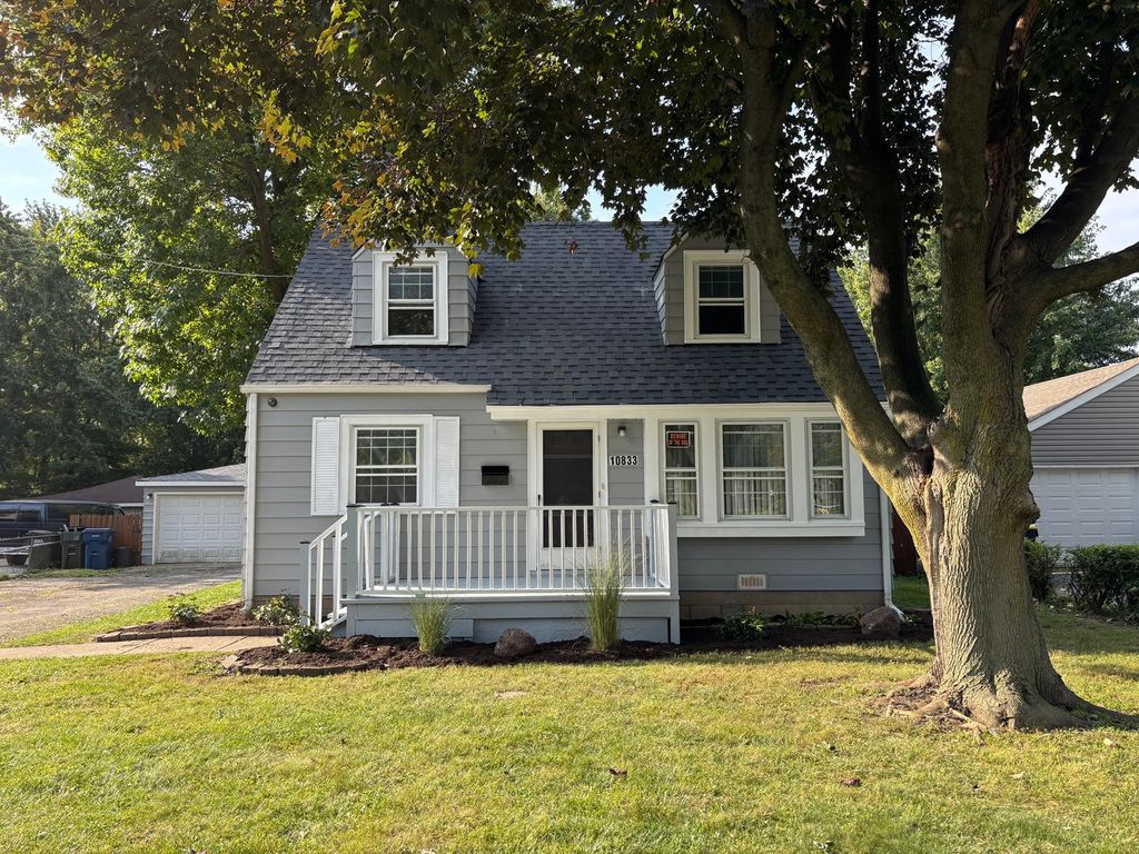 Photo for 10833 Wellington Street, Melrose Park, IL 60164 (MLS # 12471424)